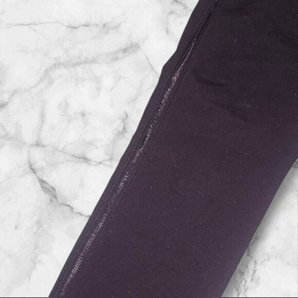 Lululemon Size 4 Plum Purple Wunder Under - Picture 3 of 3